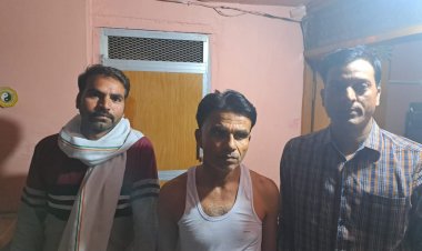 BIG BREAKING: मकान बनाने को लेकर महिला व बेटे से रुपयों की मांग, पति पहुंचा लोकायुक्त दफ्तर, शिकायत के बाद टीम की मंदसौर जिले में दस्तक, इस ग्राम पंचायत का सचिव रिश्वत लेते रंगे हाथों गिरफ्तार, पढ़े नरेंद्र राठौर की खबर