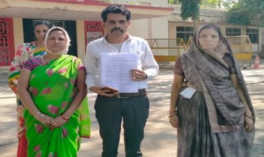 BIG NEWS: प्लॉट पर सफाई करते दंपत्ति, अचानक भू-माफियाओं की एंट्री, किया जानलेवा हमला, अब पति-पत्नी पहुंचे SP कार्यालय, लगाई न्याय की गुहार, पुलिस की कार्यवाही से भी दोनों नाखुश, मामला- सिंगोली थाना क्षेत्र का, पढ़े ये खबर