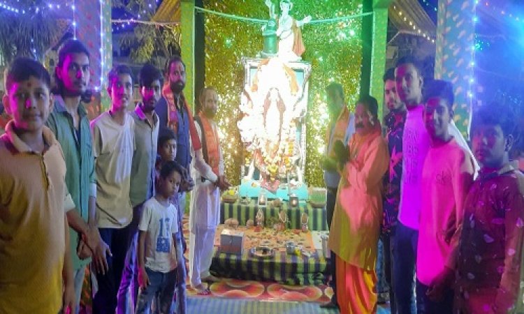 NEWS: नव दुर्गा उत्सव समिति द्वारा यहां भव्य कार्यक्रम का आयोजन, नन्ही-नन्ही बालिकाओं ने प्रस्तुत किया आकर्षक गरबा, पढ़े खबर