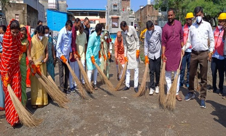 NEWS: गांधी जयंती, नागदा शहर में जनप्रतिनिधियों-अधिकारीयों ने किया श्रमदान, दिया ये बड़ा सन्देश, पढ़े खबर