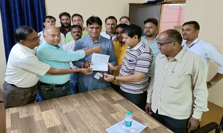 BIG NEWS: नीमच जिला प्रेस क्लब के चुनाव 16 अक्टूबर को, अध्यक्ष पद प्रत्याक्षी हेतू श्याम गुर्जर का नामांकन प्राप्त, पढ़े खबर