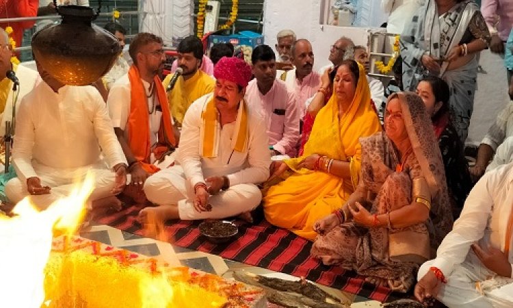 NEWS: महाष्टमी पर मां भादवा माता के दरबार पहुंचे हजारों भक्त, पैदल यात्रियों में दिखा अपार उत्साह, विधायक परिहार ने सपत्नी दी हवन में आहुति, पढ़े खबर