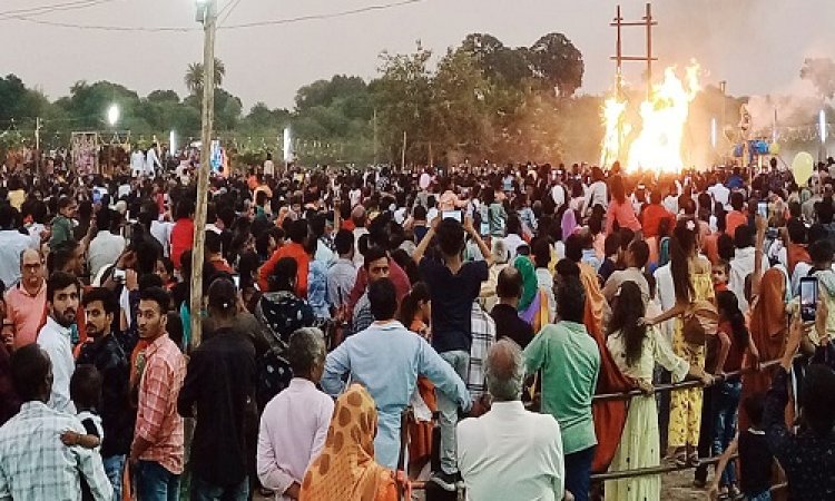 NEWS: मनासा में मनाया दशहरा उत्सव, भव्य आतिशबाजी के साथ रावण, कुंभकर्ण व मेघनाद का पुतला दहन, पढ़े खबर
