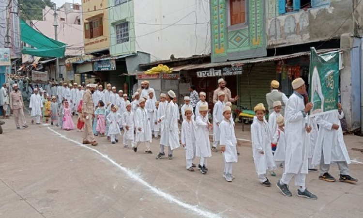 NEWS: ईद मिलादुन्नबी पर्व, रतनगढ में बोहरा समाज ने निकाला भव्य जुलुस, जगह-जगह हुआ स्वागत, पढ़े खबर
