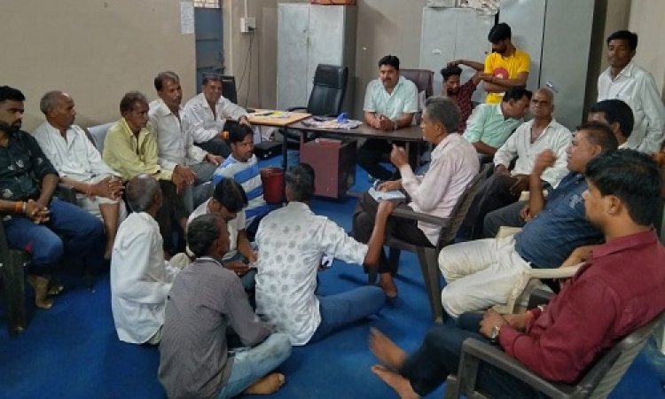 NEWS: ग्राम धनेरियाकलां में दशहरा उत्सव समिति की बैठक संपन्न, अब आगामी 16 अक्टूबर को किया जाएगा रावण दहन, भव्य भजन संध्या भी इस दिन, पढ़े खबर