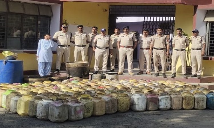 NEWS: मनासा पुलिस की ग्राम चपलाना के डेरों में दबिश, 1500 लीटर लहान नष्ट, पांच आरोपियों के विरूद्ध प्रकरण दर्ज, पढ़े खबर
