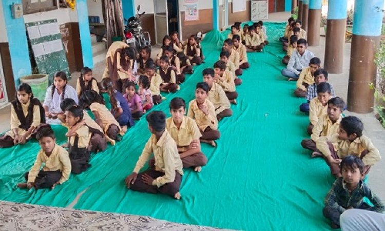 NEWS: हिंदी भाषा की महत्ता पर कार्यक्रम का आयोजन, शिक्षक प्रहलादसिंह शक्तावत बोले- राष्ट्रीय एकता-अखंडता में भाषा करती है ऑक्सीजन का काम, पढ़े खबर