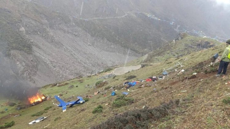 BIG BREAKING: केदारनाथ में हेलिकॉप्टर क्रैश, जमीन पर गिरते ही हुआ ब्लास्ट, पायलट सहित 7 लोगों की दर्दनाक मौत, हादसा- गरूड़चट्टी का, दिल दहला देने वाली तस्वीरें आई सामने, पढ़े खबर