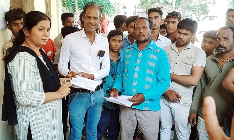 NEWS: प्रेम कुशवाह पर हमले का मामला, समाजजन पहुंचे SDM कार्यालय, CM के नाम सौंपा ज्ञापन, की ये बड़ी मांग, पढ़े खबर
