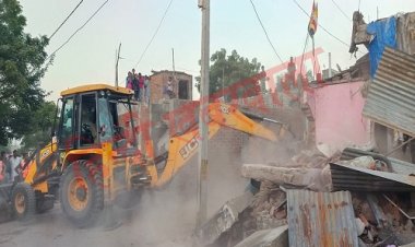 BIG BREAKING: नाबालिग से दुष्कर्म का मामला, एक्शन में आये पुलिस-प्रशासनिक अधिकारी, आरोपी का मकान किया जमीदोंज, मौके पर तीन तानों की पुलिस, पढ़े खबर