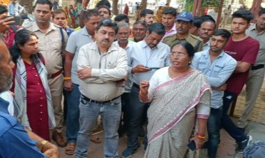 BIG BREAKING : बेटी ने दिए बयान, और सुसाइड नोट में बड़ा खुलासा, फिर नीमच जिला कलेक्टर का एक्शन, पटवारी-गिरदावर निलंबित, मामला- मंडल उपाध्यक्ष बलवंत बैरागी की मौत का, पढ़े खबर