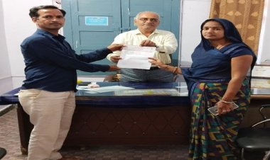 NEWS: 80 सालों से ज्यादा पुराना स्कूल, बिल्डिंग भी खंडहर में तब्दील, अब सामुदायिक भवन बनाने की मांग, वार्ड पार्षद ने सौंपा पत्र, क्या इस प्राथमिक शाळा का आजादी से है कुछ कनेक्शन...! पढ़े खबर