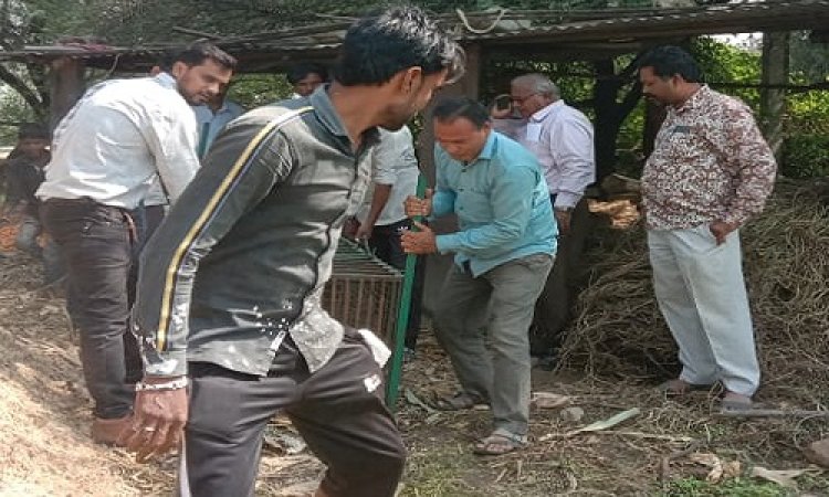 OMG ! कुकड़ेश्वर के तालाब में निकला ये खूंखार जानवर, तो क्षेत्र में फैली दहशत, वन विभाग को मिली सूचना, तो मौके पर पहुंची टीम, किया रैस्क्यू ऑपरेशन, पढ़े मनीष जोलान्या की खबर