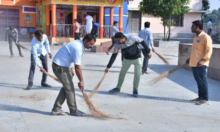 NEWS: म.प्र.स्थापना दिवस, मनासा नगर के वार्डों में की साफ-सफाई, मुख्य बाजारों में जागरूकता कार्यक्रम का आयोजन भी, पढ़े खबर