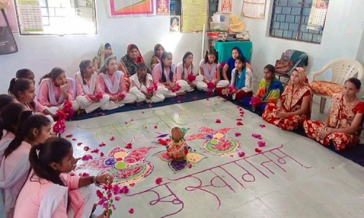 NEWS: ग्राम हरवार स्थित आंगनवाड़ी केंद्र पर मनाया लाडली लक्ष्मी उत्सव, आकर्षक रंगोलियों का भी प्रदर्शन, पढ़े खबर