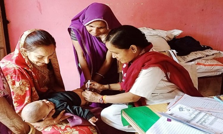 NEWS: ग्राम डांगड़ी में टीकाकरण अभियान, जन्म से 5 वर्ष के बच्चों एवं गर्भवती महिलाओं को लगाया टीका, की ये सभी जांचे, पढ़े खबर