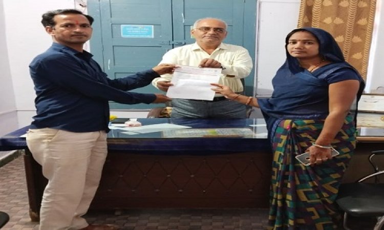 NEWS: 80 सालों से ज्यादा पुराना स्कूल, बिल्डिंग भी खंडहर में तब्दील, अब सामुदायिक भवन बनाने की मांग, वार्ड पार्षद ने सौंपा पत्र, क्या इस प्राथमिक शाळा का आजादी से है कुछ कनेक्शन...! पढ़े खबर