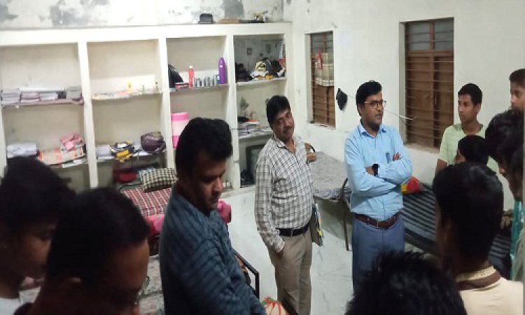 BIG NEWS: जिला पंचायत CEO पहुंचे नीमच के इस छात्रावास में, देखते ही मची खलबली, आकस्मिक निरीक्षण में ये आया सामने, अब दिए आवश्यक निर्देश, पढ़े खबर