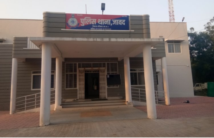 BIG BREAKING: देर रात ग्राम रतनपुरिया में जावद पुलिस की दबिश, फिर जमकर हुआ पथराव, 2 पुलिसकर्मी घायल, क्या हैं पुरा मामला पढ़े ये खबर