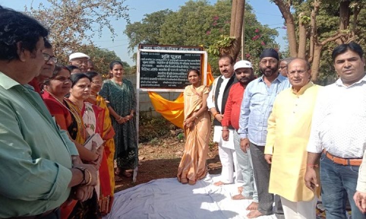 NEWS: वार्ड नं. 34 में पेवर ब्लाॅक कार्य का भूमिपूजन सम्पन्न, विधायक परिहार बोले- हमारा उद्देश्य चहुंमुखी विकास करना, तो नपाध्यक्ष स्वाति चौपड़ा ने कहीं ये बड़ी बात, पढ़े खबर