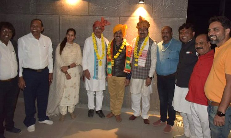 NEWS: लम्बे समय से नीमच की राजनीति से दूर, अब विश्वदेव शर्मा ने फिर मारी एंट्री, PG कॉलेज के लिए मिली ये बड़ी जिम्मेदारी, सांसद एवं विधायक ने दी शुभकामनाएं, पढ़े खबर