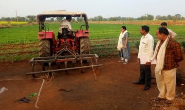 BIG NEWS: जमीन को लेकर विवाद, आवेदन लेकर एक पक्ष पहुंचा यहां, भूमि पर जताया हक, जांच के बाद पलटा पासा, फिर प्रशासनिक अमले की ग्राम माताजी का खेड़ा में दस्तक, खड़ी फसल कर दी नष्ट, लगाया ये बोर्ड, पढ़े आजाद मंसूरी की खबर