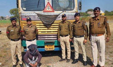 BIG NEWS: मान गए मंदसौर पुलिस, खंगाले CCTV, फिर टीमों की राजस्थान में दस्तक, ट्रक सहित हत्थे चढ़े आरोपी, 24 घंटों के अंदर लिया बड़ा एक्शन, मामला- महु-नीमच हाईवे पर हुए दर्दनाक हादसे का, पढ़े ये खबर
