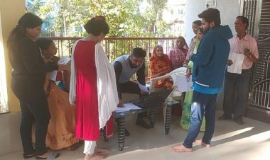 NEWS: नीमच की हुड़कों कॉलोनी में विशेष शिविर का आयोजन, मौके पर पहुंचे रहवासी, बनवाया ये कार्ड, पढ़े खबर