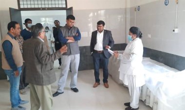 BIG NEWS: कलेक्टर मयंक अग्रवाल पहुंचे जिला अस्पताल, आकस्मिक निरीक्षण किया, तो मची अफरा-तफरी, इन व्‍यवस्‍थाओं-सुविधाओं का लिया जायजा, ऑक्सीजन प्लांट को लेकर दिए ये निदेश, पढ़े खबर