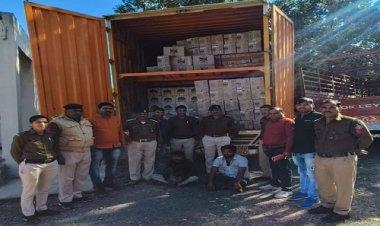 BIG NEWS: कंटेनर में बनाई स्कीम और भरी शराब, स्मगलिंग के लिए चुना नेशनल हाईवे, हर्कियाखाल पहुंचते ही पुलिस ने घेरा, घंटों बार हुआ झूठ का पर्दाफाश, लाखों की अवैध शराब जप्त, दो आरोपी भी गिरफ्तार, तस्करी का ये तरीका जानकर आप भी रह जाएंगे हैरान, पढ़े खबर