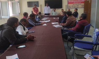 NEWS: नवभारत साक्षरता कार्यक्रम के तहत जिला स्तरीय प्रशिक्षण संपन्न, मूल्यांकन परीक्षा पर विस्तृत चर्चा, पढ़े खबर