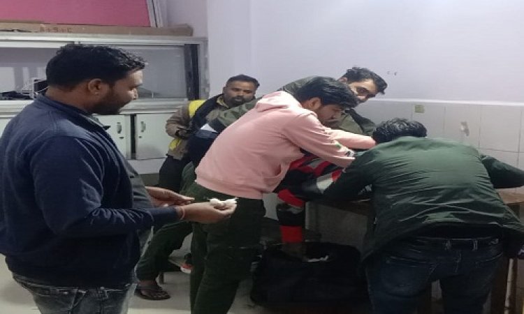 OMG ! नीमच-मनासा रोड़, और बाइक सवार युवक, सावन कुंड पहुंचते ही हुआ ये हादसा, गंभीर हालत में जिला अस्पताल रैफर, देर रात क्या हुआ किशोर के साथ...! पढ़े खबर