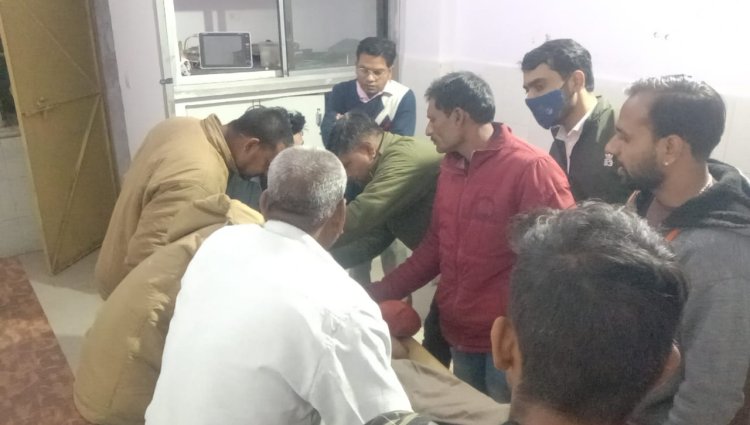 NEWS: मनासा-पोखरदा रोड़, बाइक सवार के साथ हुआ हादसा, सिर में आई गंभीर चोट, कौन लेकर पहुंचा अस्पताल, पढ़े ये खबर