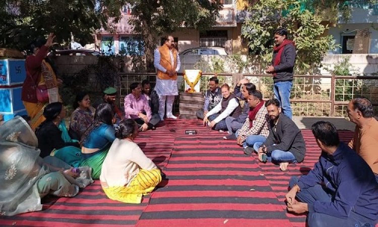 NEWS: सुशासन दिवस के रूप में मनाई भारत रत्न अटल बिहारी वाजपेयी की जयंती, भाजपा दीनदयाल मंडल का बूथ स्तर पर विशेष कार्यक्रम, विधायक परिहार ने डाला प्रकाश, पढ़े खबर