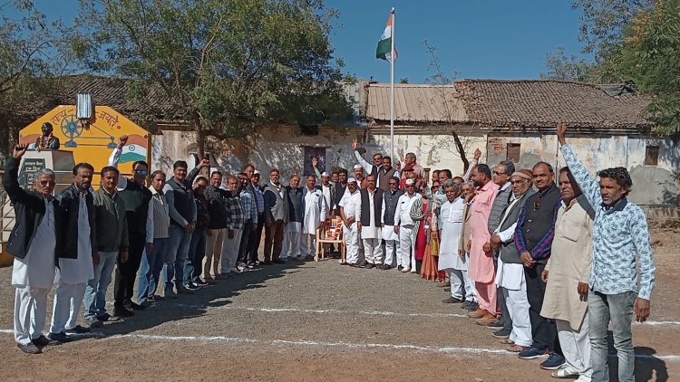 NEWS: कांग्रेसजनों ने हर्षोल्लास से मनाया पार्टी का स्थापना दिवस, नीमच के गांधी भवन में हुआ भव्य कार्यक्रम, ये दिग्गज रहे मौजूद, पढ़े खबर