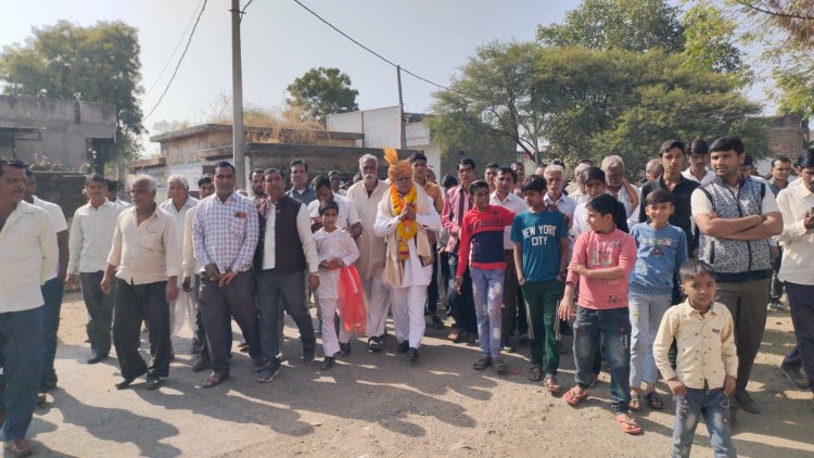 NEWS: ग्राम देवरी खवासा के शासकीय स्कूल में पदस्थ कैलाशचंद्र कारपेंटर हुए सेवानिवृत्त, ग्रामीणों ने पहनाएं पुष्पाहार, किया भव्य स्वागत, पढ़े खबर