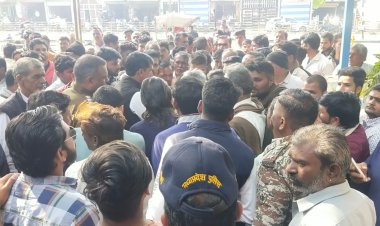 BIG BREAKING: मल्हारगढ़ क्षेत्र में NCB की दबिश, अवैध मादक पदार्थ सहित तीन गिरफ्तार, आक्रोशित ग्रामीणों ने किया थाने का घेराव, जमकर प्रदर्शन, ASP सहित तीन थानों का पुलिस बल मौके पर, क्या है पूरा मामला...! पढ़े ये खबर