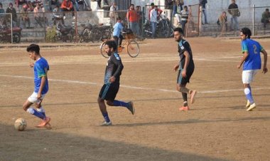 NEWS: गणतंत्र दिवस फुटबाल स्पर्धा, नीमच केंट का सेमीफायन में प्रवेश, रविवार को दो मैच, इन टीमों के बीच होगा कड़ा मुकाबला, पढ़े खबर