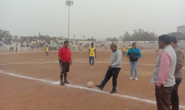 NEWS: गणतंत्र दिवस फुटबाल स्पर्धा, NFA व ग्वालटोली के बीच दुसरा सेमीफायनल रविवार को, पहले सेमीफायनल का निर्णय होगा ट्रायबेकर से, पढ़े खबर