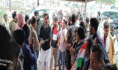 NEWS: पूर्व मंत्री जयवर्धन सिंह पहुंचे नीमच, राजकुमार अहीर मित्र मंडल ने किया जोरदार स्वागत, कांग्रेस के ये दिग्गज नेता भी रहे मौजूद, पढ़े खबर