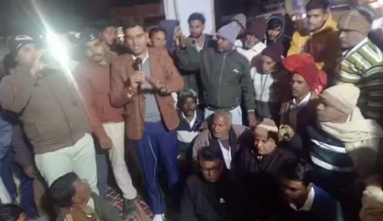 NEWS: मनासा में लोगों का धरना प्रदर्शन, सूचना मिलते ही SDM पहुंचे मौके पर, क्या है विरोध का कारण...! पढ़े मनीष जोलान्या की खबर