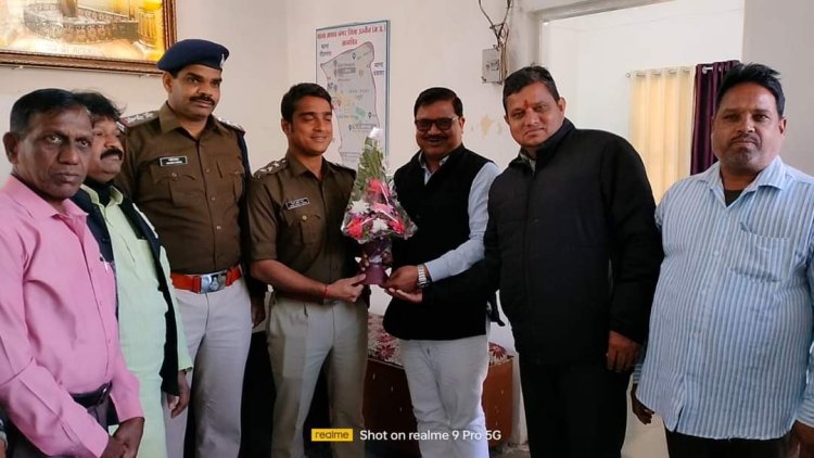 BIG NEWS: उज्जैन पुलिस को मिली सफलता, 2 नाबालिग बालिकाएं दस्तयाब, परिजनों के सुपुर्द किया, तो खाकी को मिला ये सम्मान, पढ़े खबर