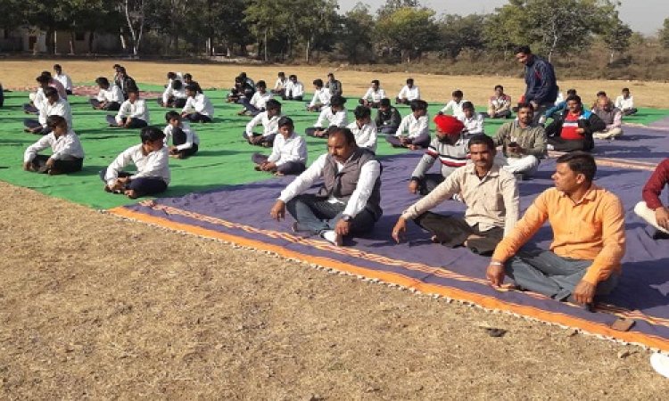 NEWS: रतनगढ़ में मनाई स्वामी विवेकानंद की जयंती, युवा दिवस पर छात्रों ने किया सूर्य नमस्कार, पढ़े खबर