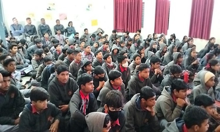 NEWS: नपा की टीम पहुंची सेन्ट्रल स्कूल, बच्चों को सिखाया गीले कचरे से खाद बनाना, होम कम्पोस्टिंग की दी जानकारी, पुलिस ने बताये यातायात के नियम, पढ़े खबर
