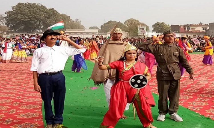 NEWS: विद्यार्थियों का निकला चल समारोह, जनपद अध्यक्ष ने किया ध्वजारोहण, मनासा में हर्षोउल्लास से मनाया गणतंत्र दिवस, पढ़े खबर