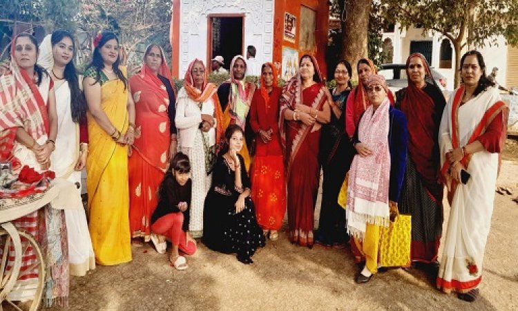 NEWS: श्री राधे महिला मंडल ग्रुप की महिलाओं ने मनाया बसन्त पंचमी उत्सव, मधुर भजनों की प्रस्तुति के साथ दी एक दूसरे को बधाई, पढ़े खबर