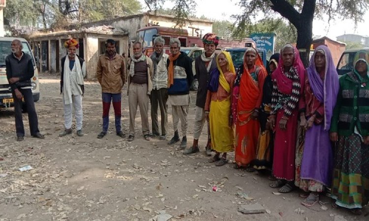 NEWS: ढोढर ब्लॉक में ग्रामीण परेशान, SDM से की मुलाकात, यह दुकान खुलवाने की मांग, सौंपा ज्ञापन, पढ़े खबर