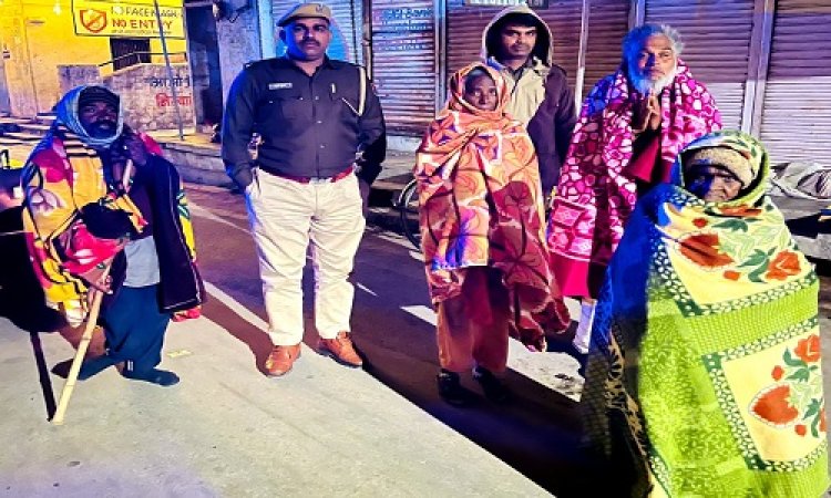 NEWS: निम्बाहेड़ा पुलिस का मानवीय चेहरा, जरूरतमंदों को वितरित किये गर्म कपड़े, इन क्षेत्रों में पहुंची टीमें, पढ़े खबर