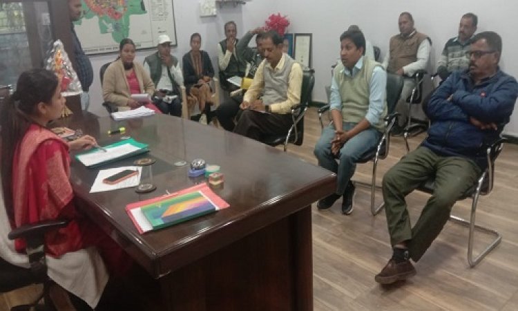 BIG NEWS: नपा कार्यालय में हुई हाईलेवल बैठक, CMO पाटीदार ने की समीक्षा, जब दिए ये निर्देश, तो अधिकारी-कर्मचारियों में मची खलबली, क्या है मामला...! पढ़े ये खबर