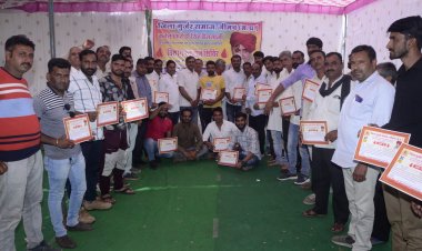 NEWS : कर्नल बैंसला की पुण्य स्मृति में, गुर्जर समाज द्वारा विशाल रक्तदान शिविर का किया आयोजन, युवाओं सहित बड़ी संख्या में समाजजन ने किया रक्तदान पढ़े ये खबर,